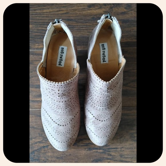 NOT RATED FOOTWEAR || Ankle Boot (SIZE 6.5) - Picture 5 of 7